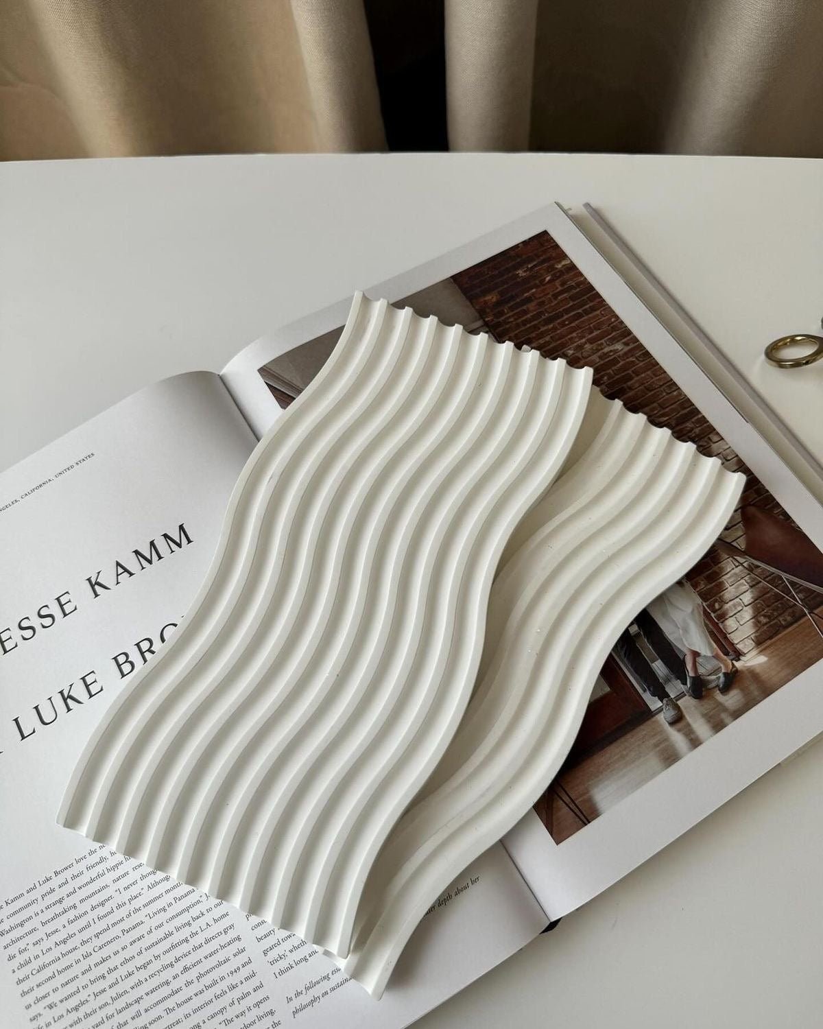 Wave tray