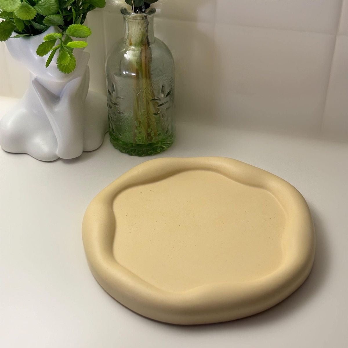 round cloud trays