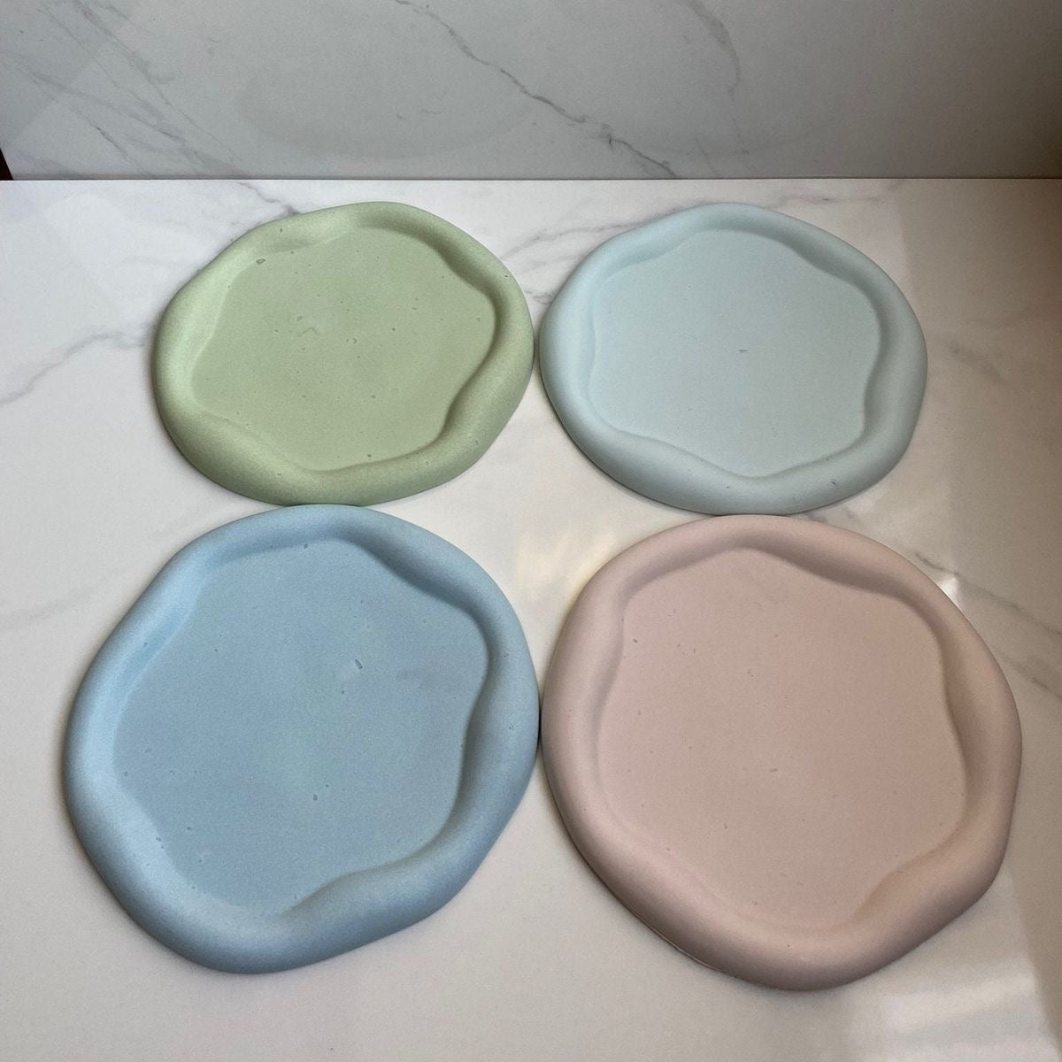 round cloud trays