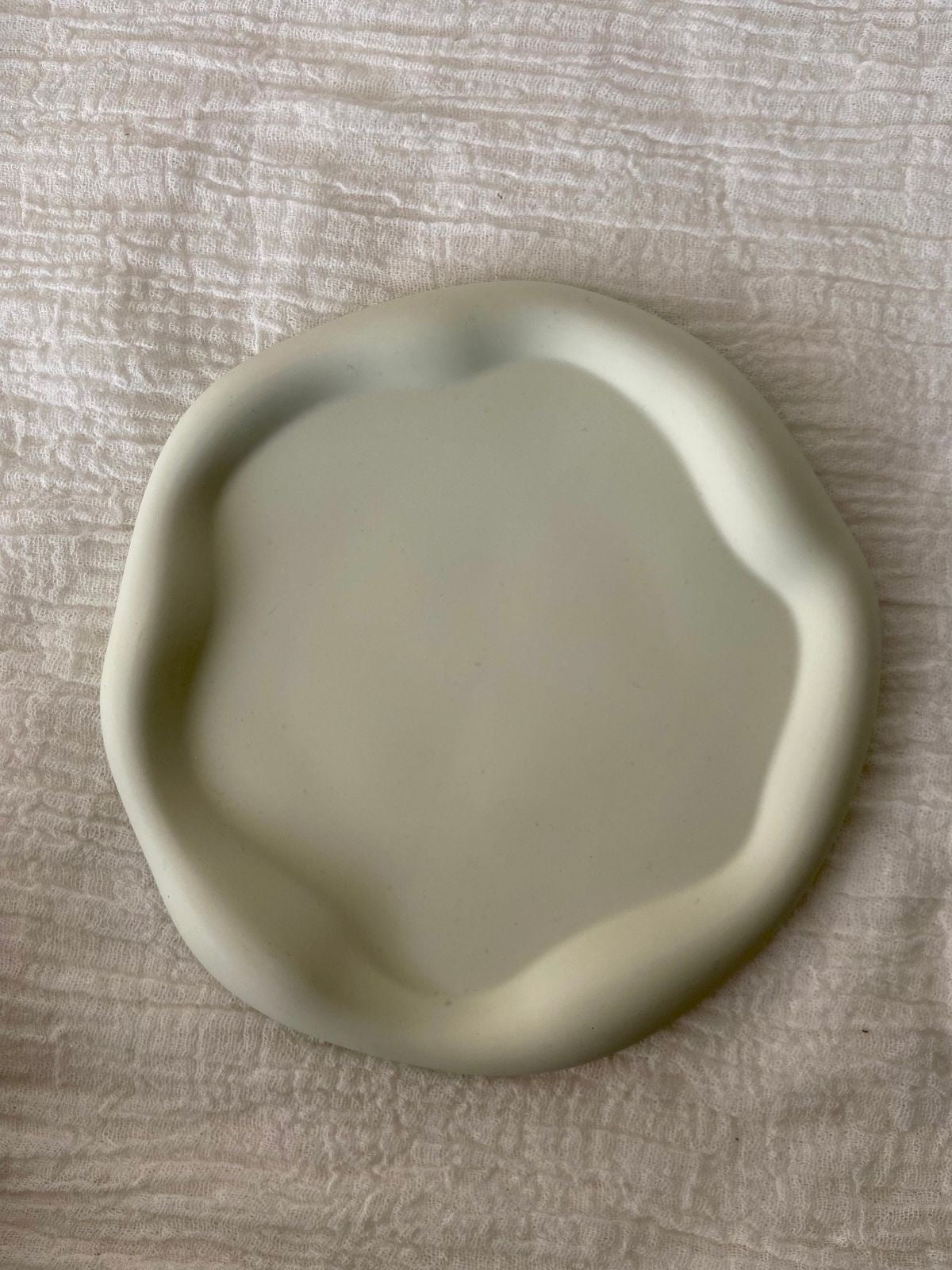 round cloud trays