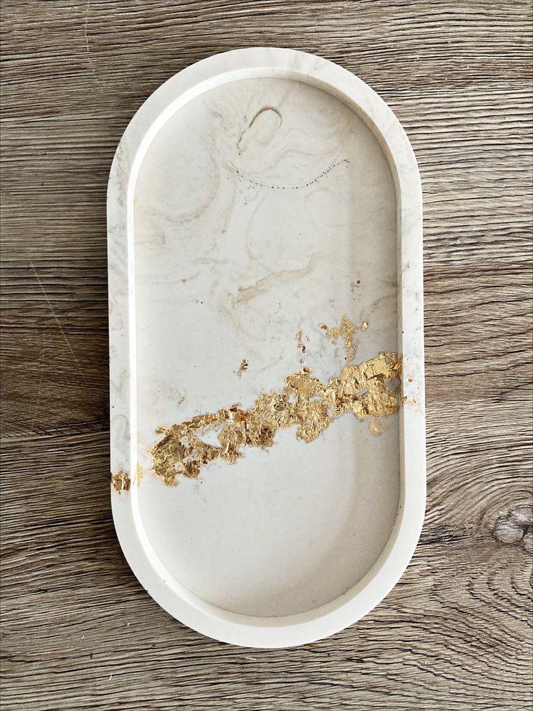 oval trays (exclusive)