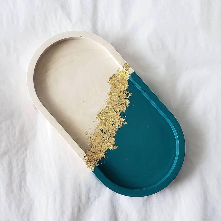 oval trays (exclusive)