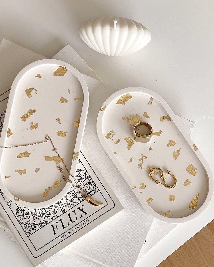 oval tray (gold foiled)