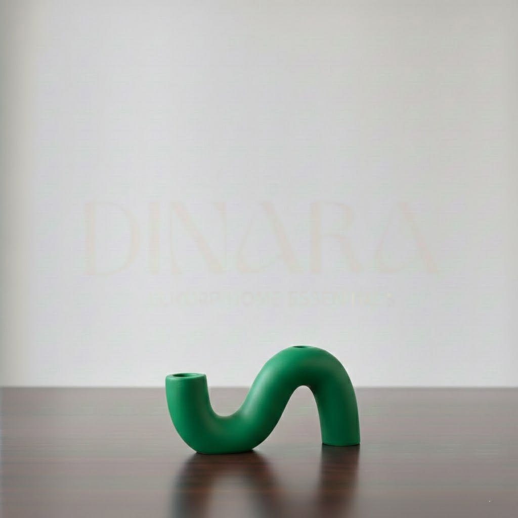 S-shape candle holder