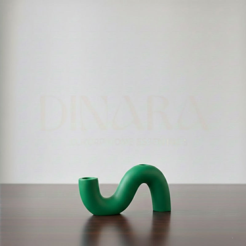 S-shape candle holder