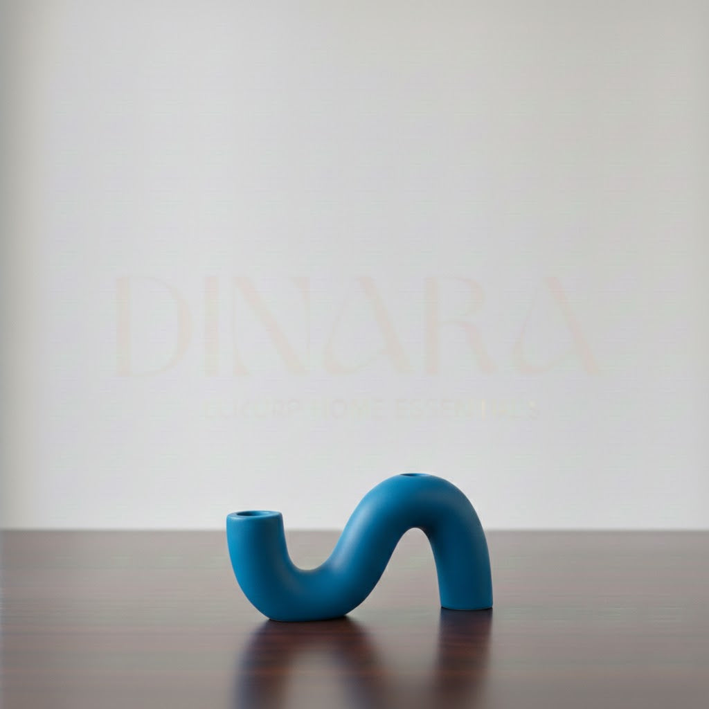 S-shape candle holder