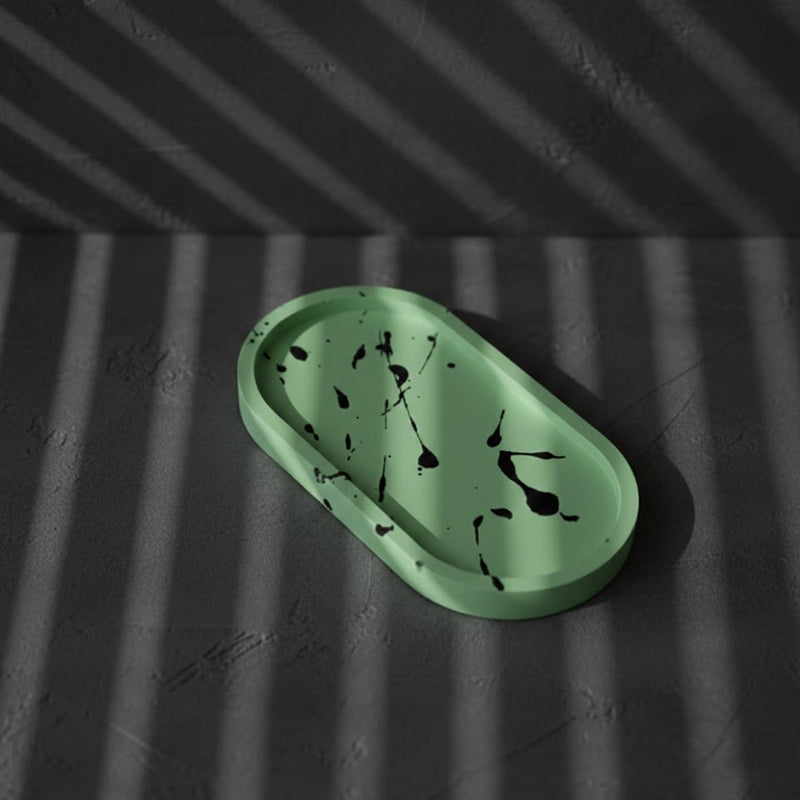 oval tray (black splash)