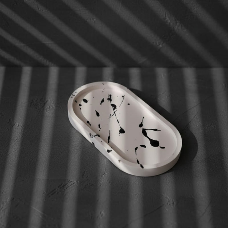 oval tray (black splash)