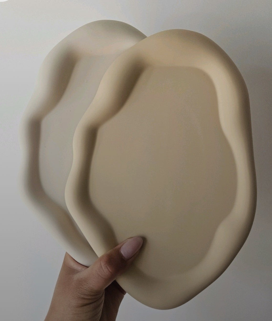 irregular oval cloud tray