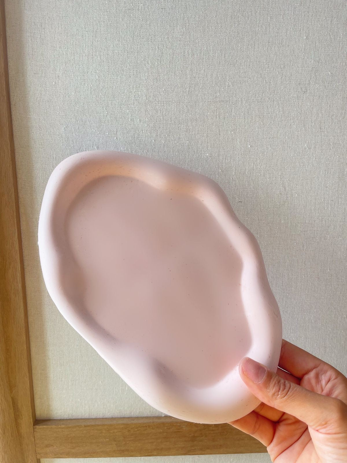 irregular oval cloud tray