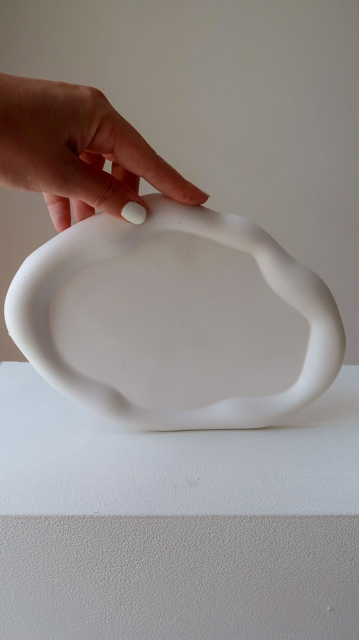 irregular oval cloud tray